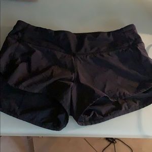 Black Lululemon Speed Shorts  (size 6)